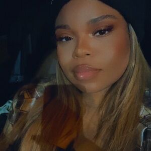 Meet your Posher, Shaina